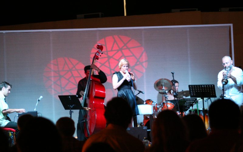 Tony Jones / Aga Zaryan